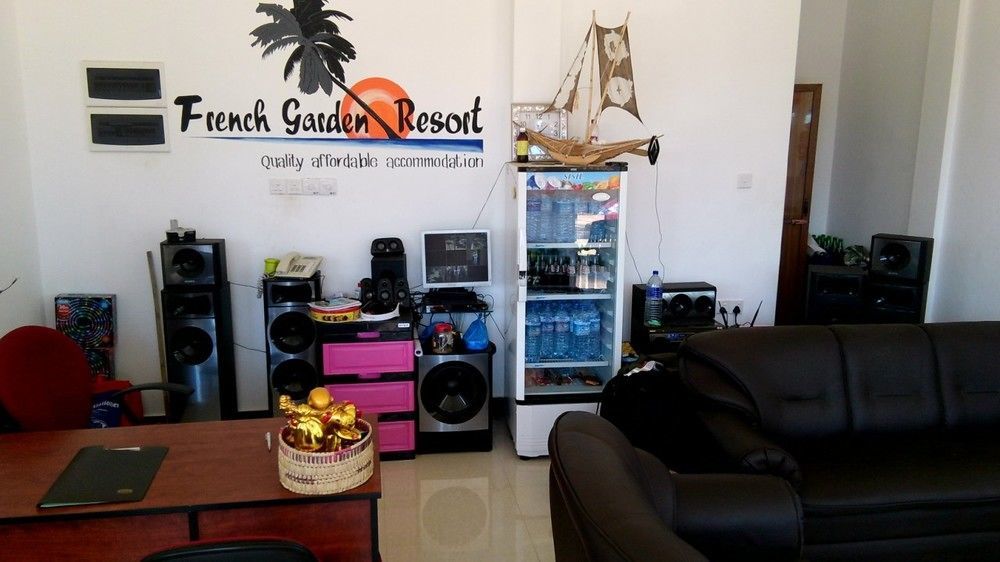 French Garden Resort أوبوفيلي المظهر الخارجي الصورة